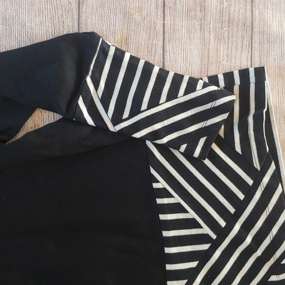 Boy. by Band of Outsiders Black Geometric Stripe Top – Size 1 (Small) - Picture 3 of 7